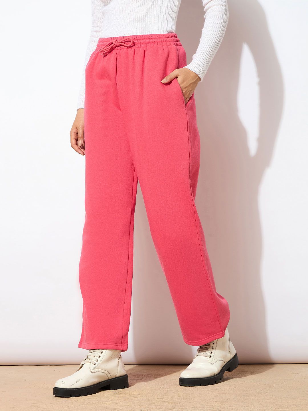 SASSAFRAS Women Black Relaxed Fit Mid-Rise Fleece Track Pants