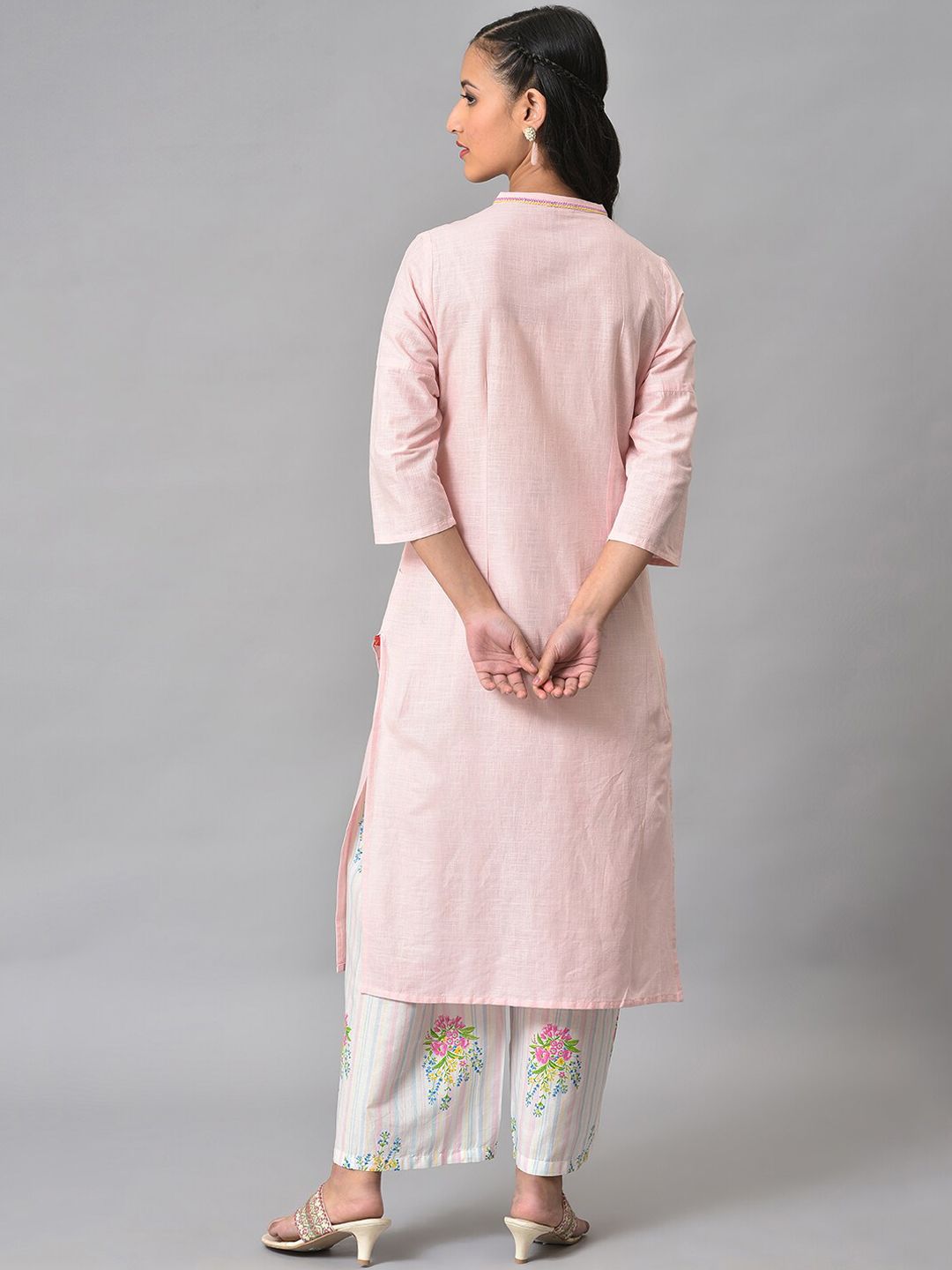 W Women Thread Work Cotton Kurta