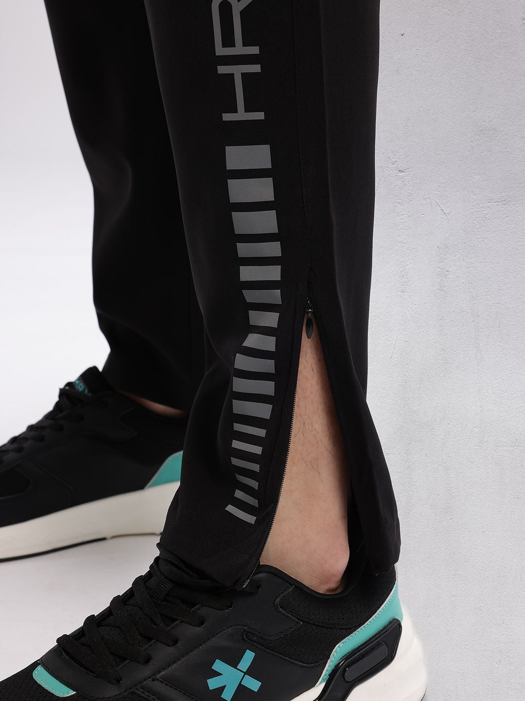 HRX by Hrithik Roshan Men Rapid-Dry Training Cargos