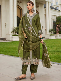 Indo Era Women Floral Embroidered Regular Kurta with Trousers & With Dupatta