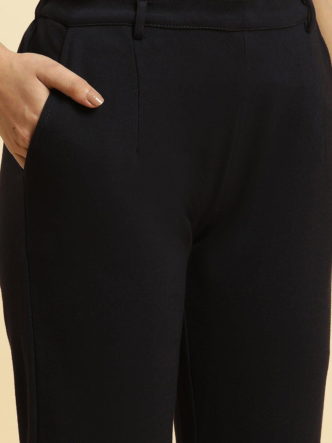 W Women Mid-Rise Slim Fit Knitted Pleated Trousers