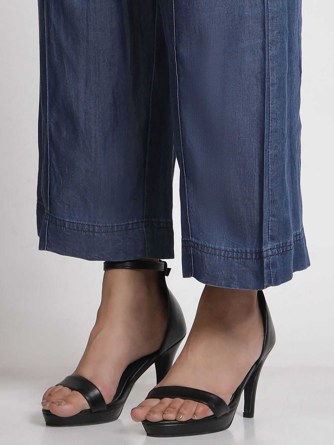 W Women Straight Fit Mid-Rise Pleated Culottes Trousers