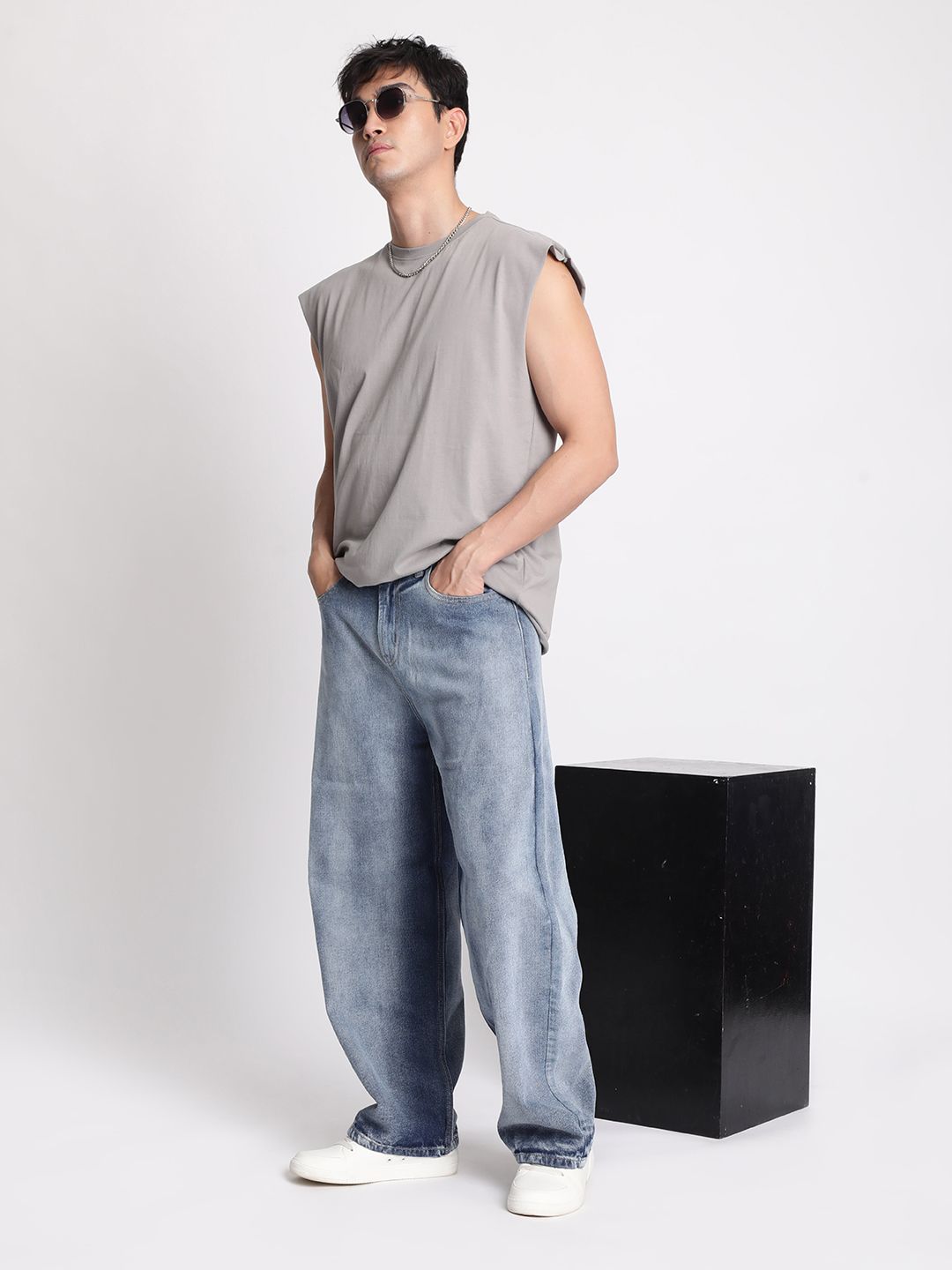 Bene Kleed Men Sleeveless Raw Edge T-shirt