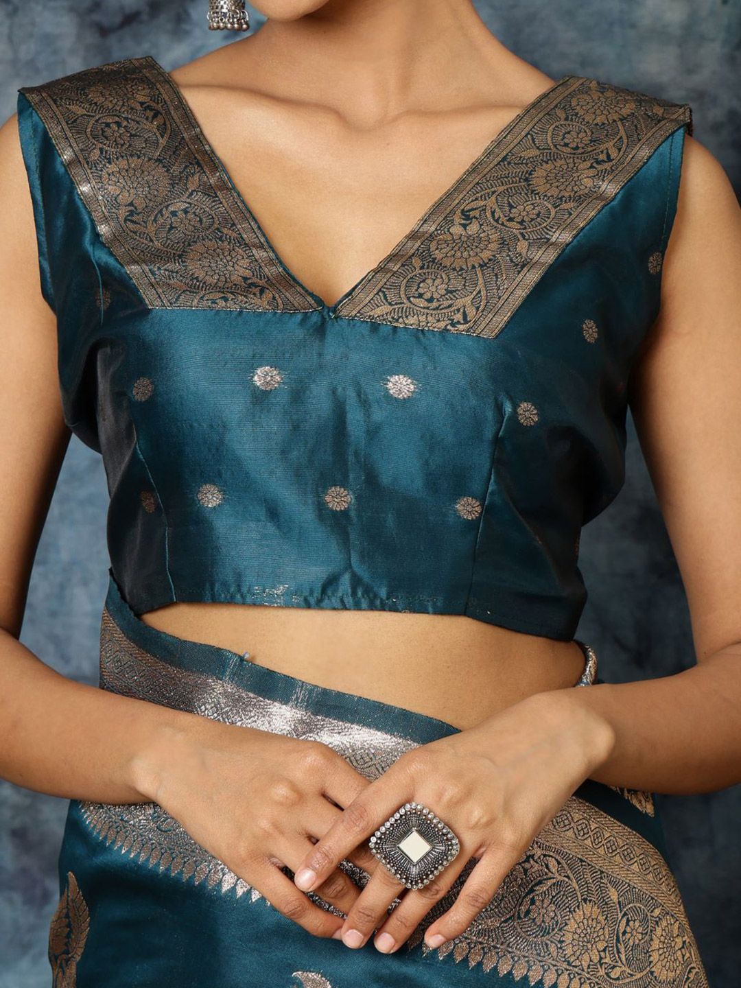 KALINI Ethnic Motifs Woven Design Zari Banarasi Saree