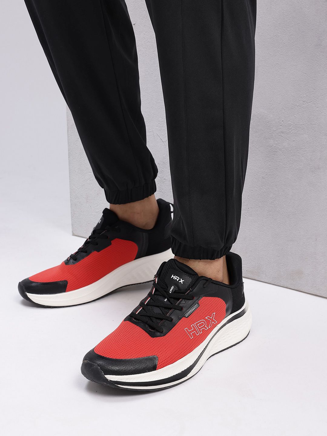 HRX by Hrithik Roshan Men Rapid-Dry Mid-Rise Regular Fit Training Joggers