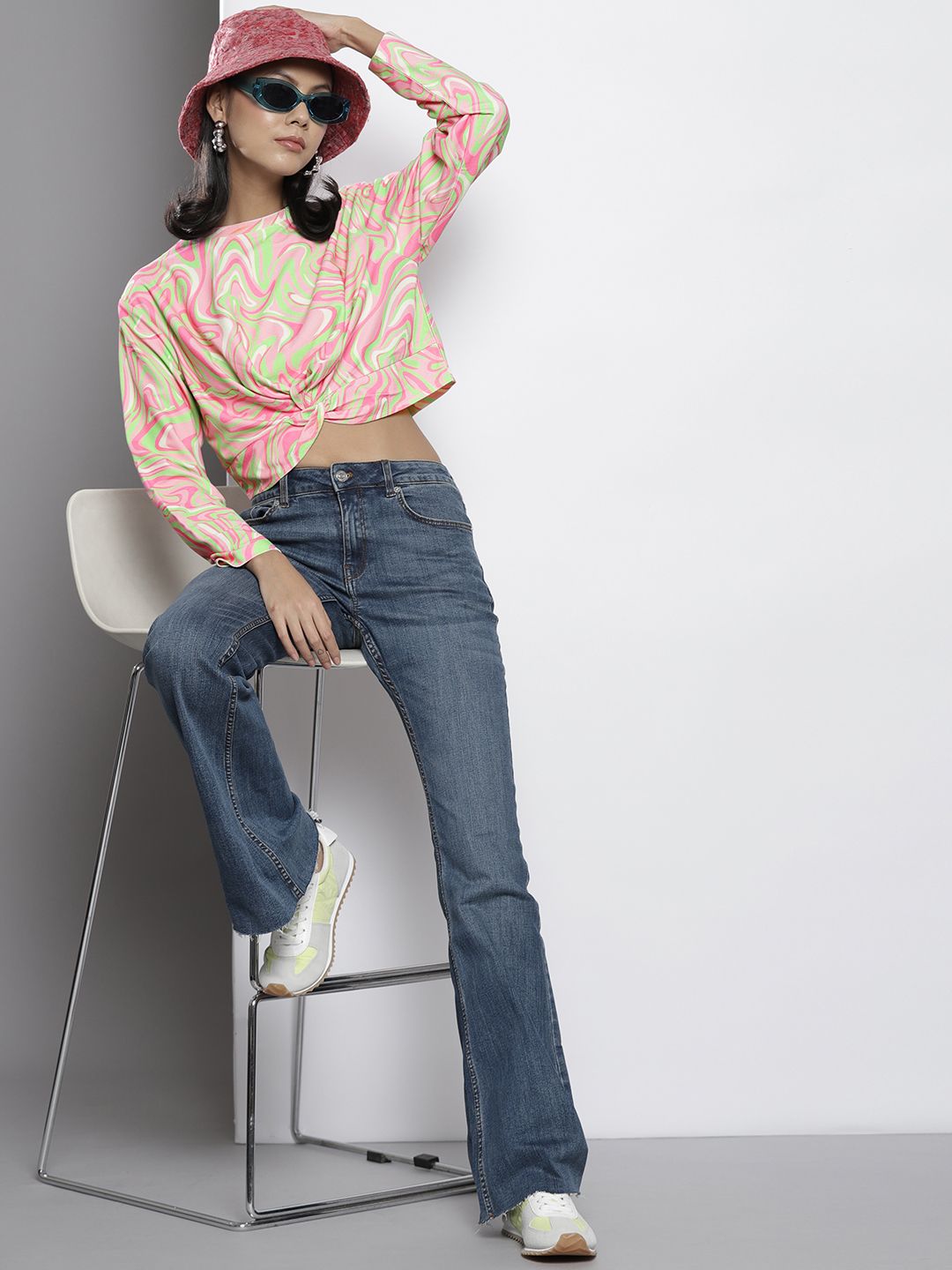 SASSAFRAS Women Red Printed Knot Crop Sweatshirt