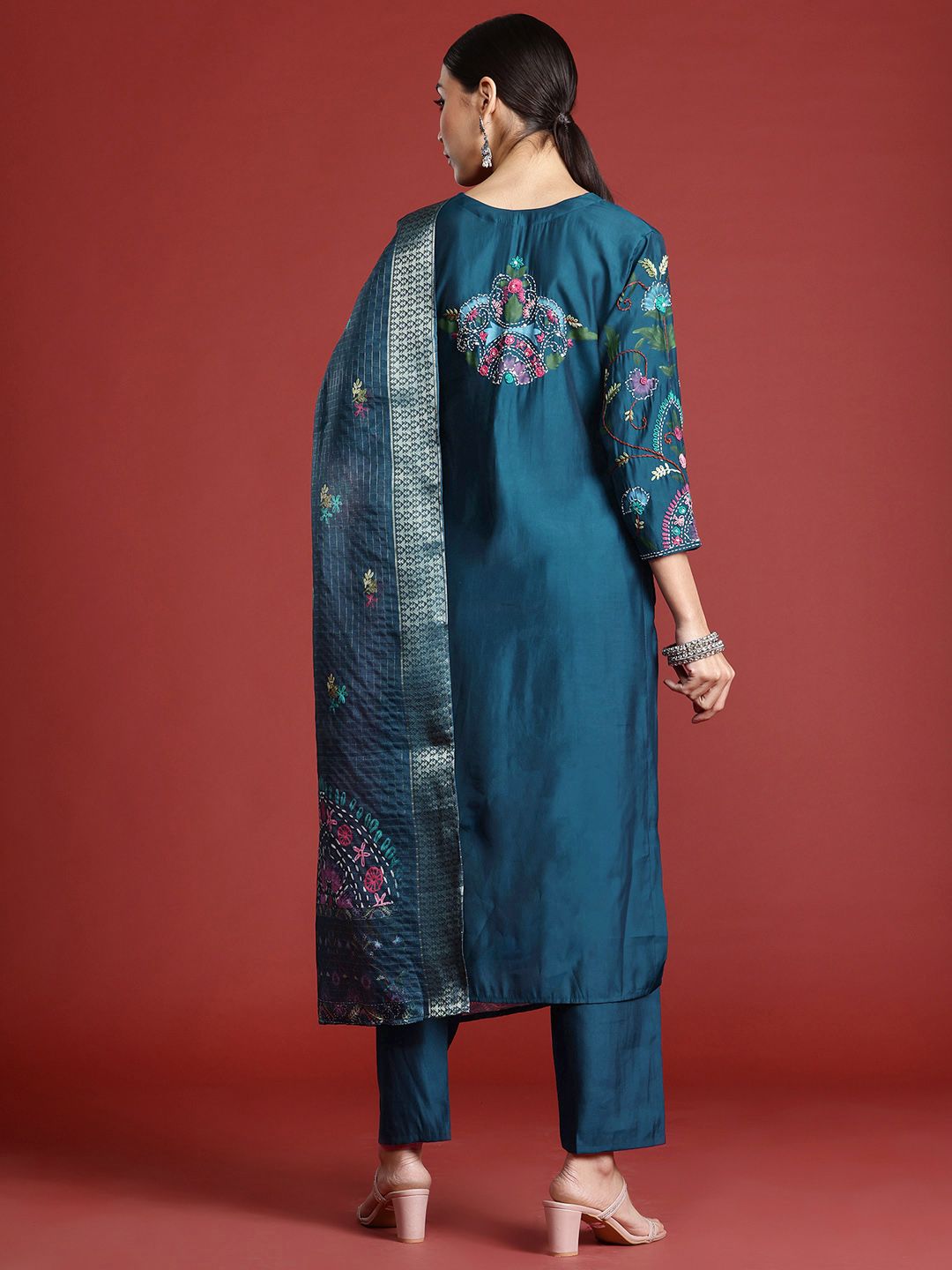 Indo Era Women Floral Embroidered Thread Work Kurta with Trousers & With Dupatta
