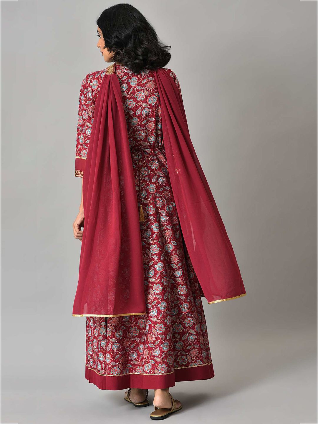 AURELIA Maroon & Gold-Toned Zari Embroidered Floral Printed Choker Maxi Dress