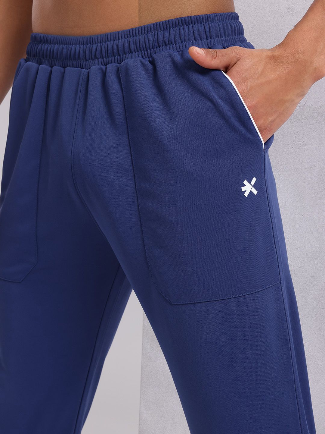 HRX by Hrithik Roshan Men Contrast Piping Rapid-Dry Training Joggers
