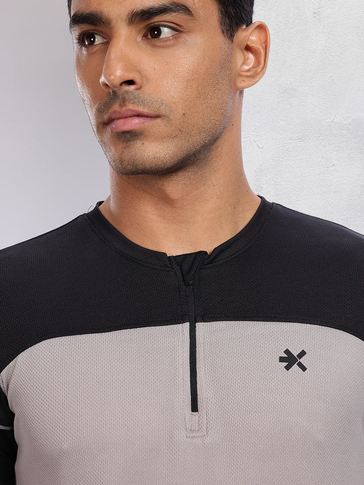 HRX by Hrithik Roshan Colourblocked Henley Neck Reflective Detail Running T-shirt