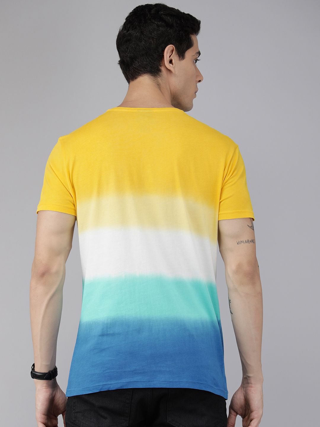 THE BEAR HOUSE Men Yellow & Blue Pure Cotton Tie and Dye Printed Slim Fit T-shirt