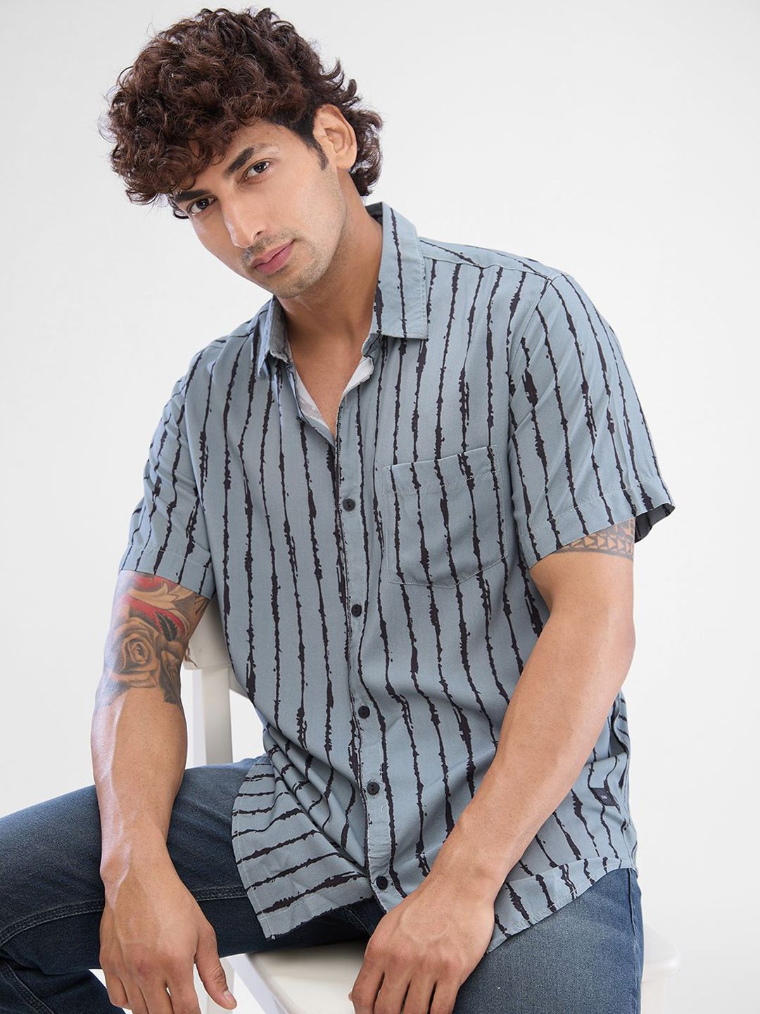 SPYKAR Men Striped Spread Collar Slim Fit Casual Shirt