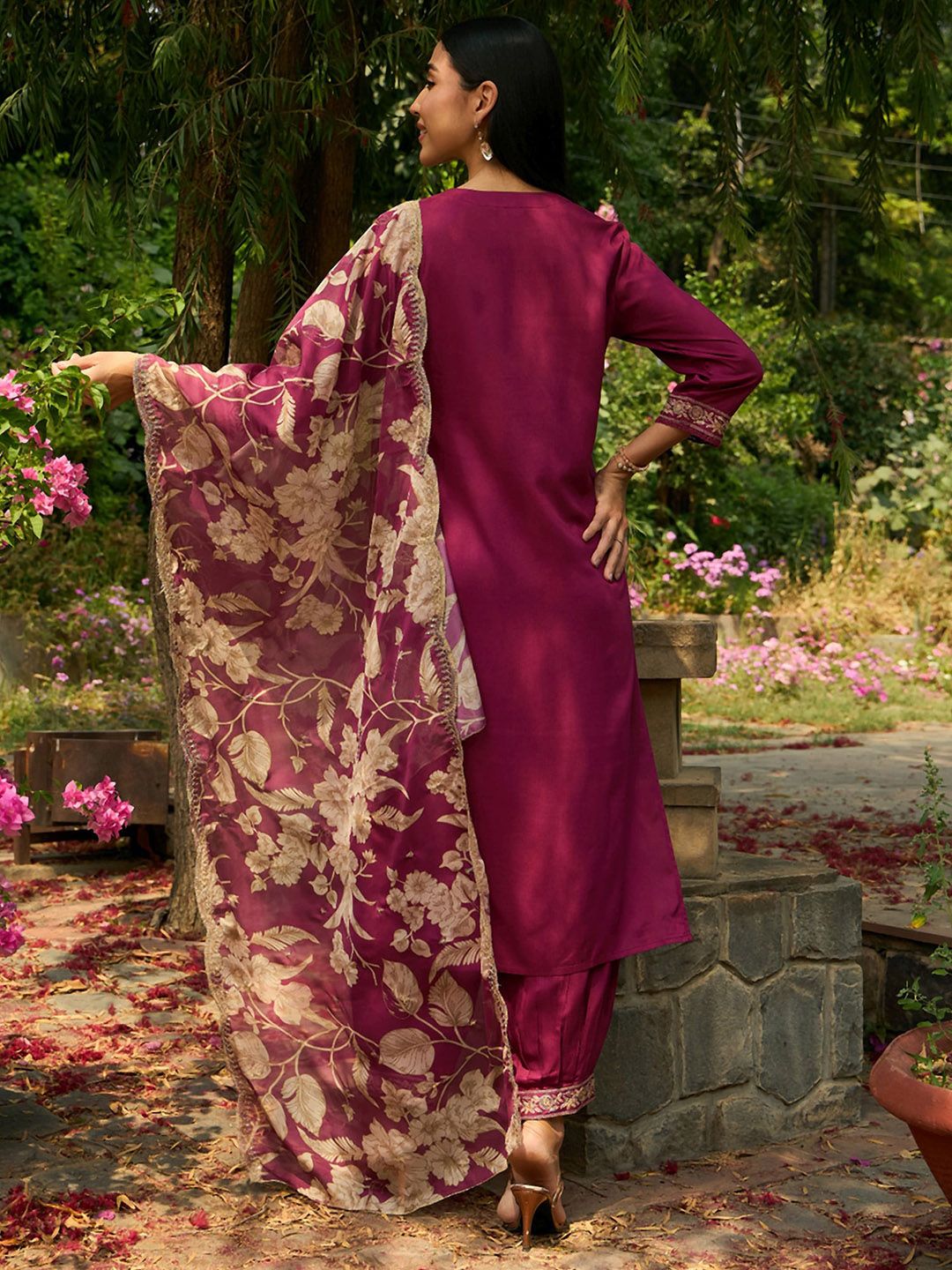 Indo Era Ethnic Motifs Embroidered V-Neck Thread Work Straight Kurta with Salwar & Dupatta