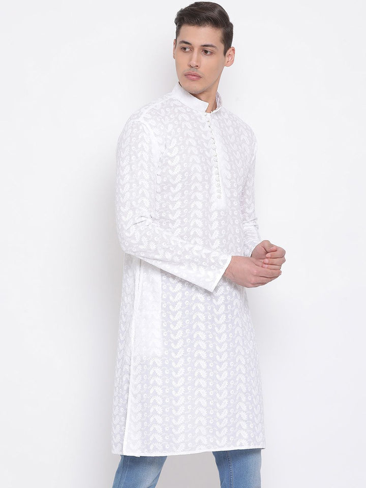 VASTRAMAY Men Chikankari Embroidered Pure Cotton Kurta