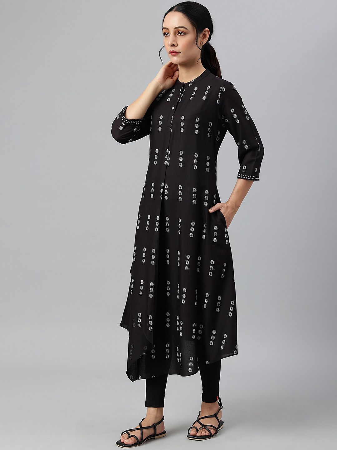 W Women Black Geometric Printed  Kurta
