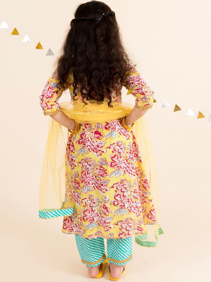 pspeaches Girls Yellow Floral Printed Angrakha Pure Cotton Kurta with Trousers & With Dupatta