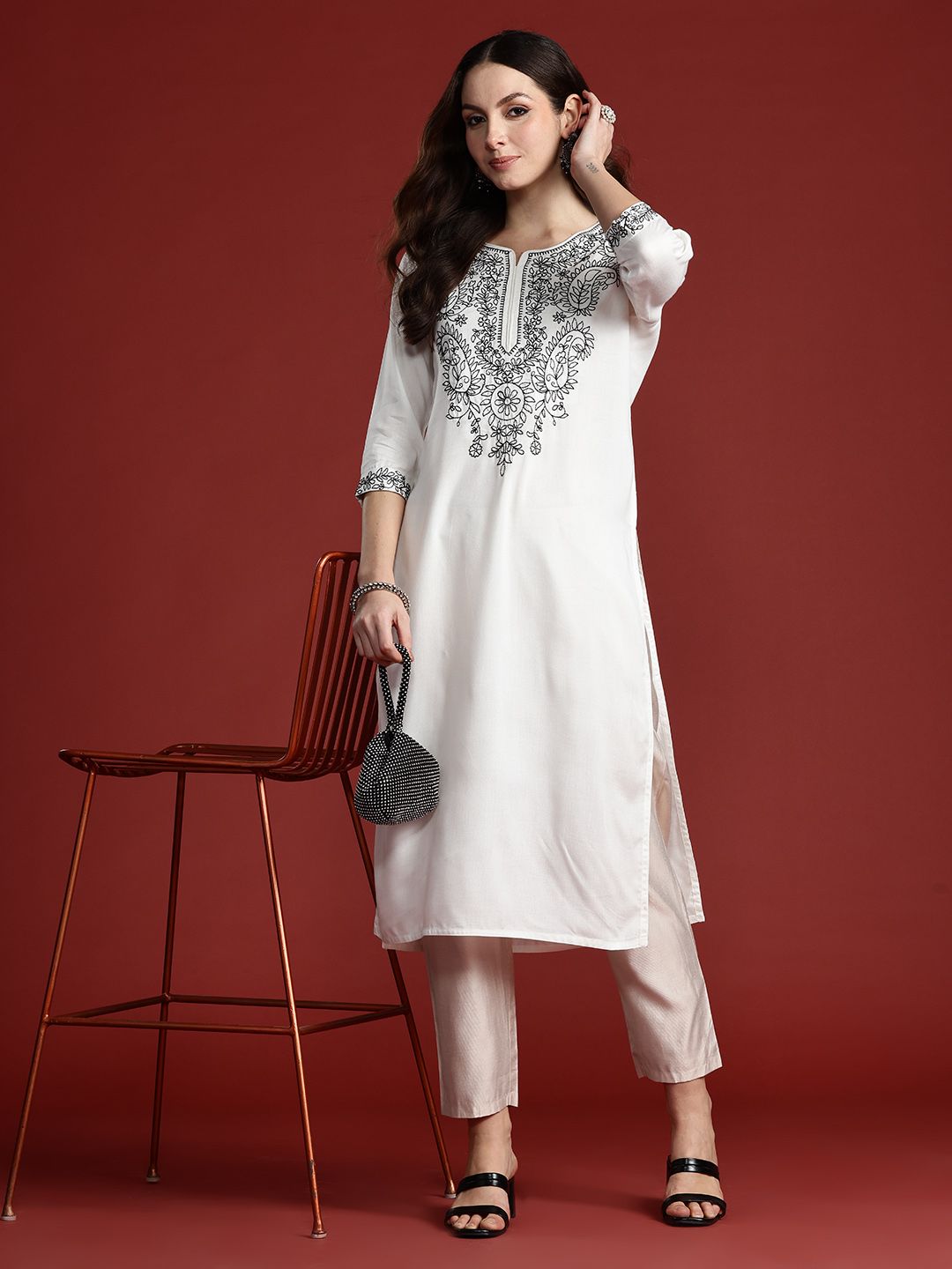 Indo Era Women Paisley Embroidered Thread Work Kurta