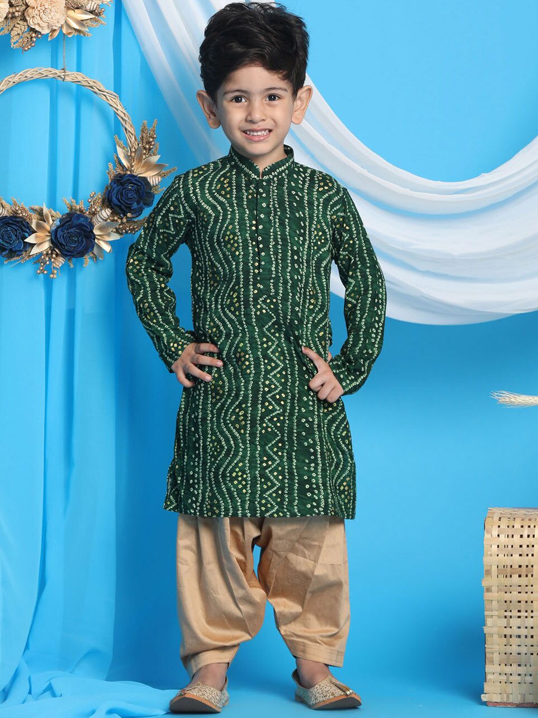 VASTRAMAY Boys Bandhani Printed Mandarin Collar Kurta with Patiala