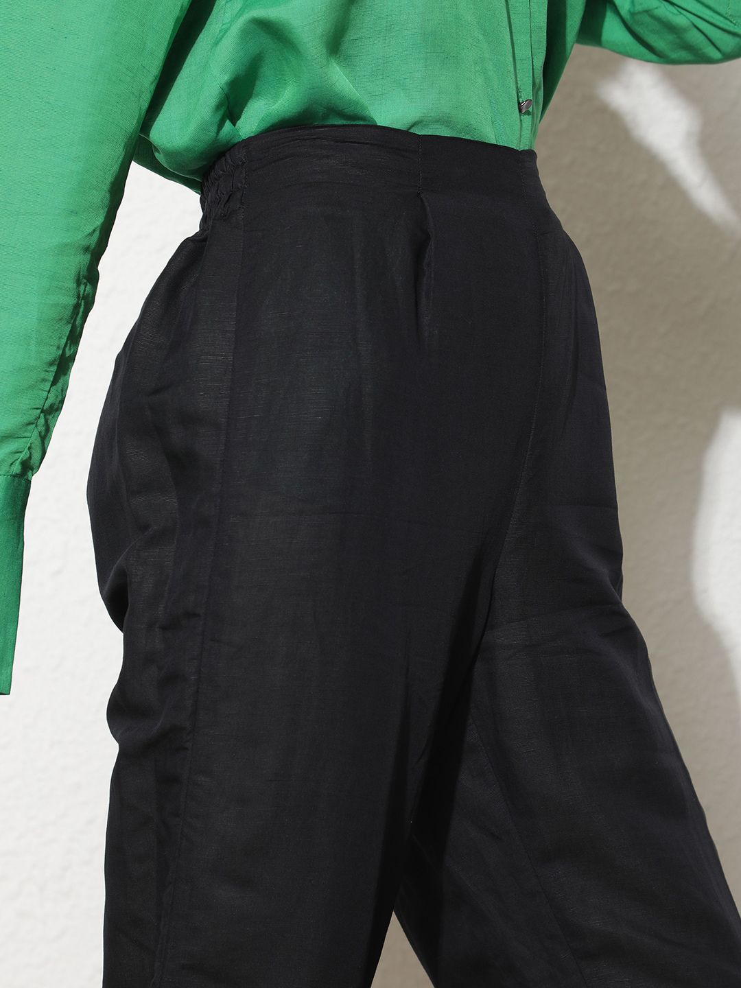 RAREISM Women Slim Fit Mid-Rise Trousers