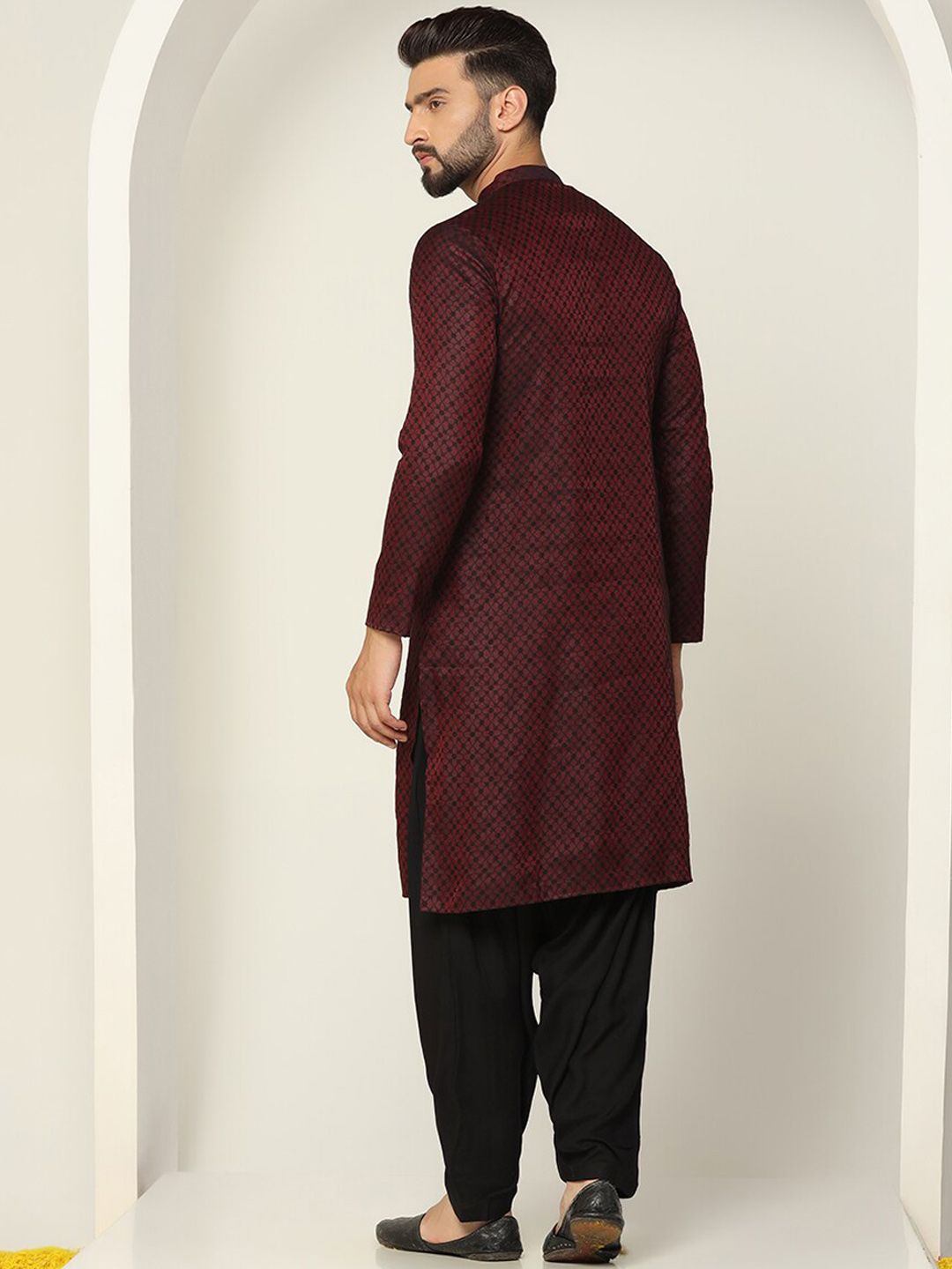 KISAH Men Textured Regular Fit Abstract Print Kurta