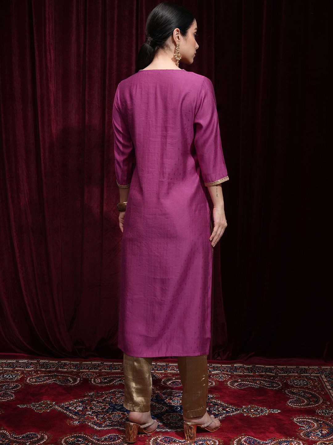 Vishudh Sequinned Embellished Straight Kurta