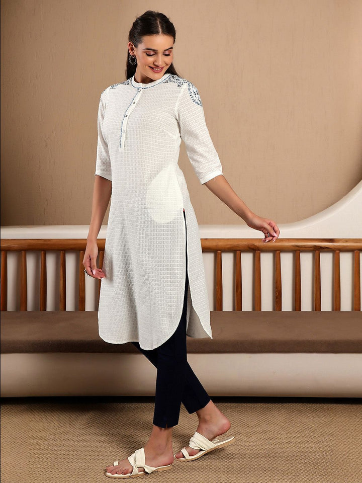 W Floral Embroidered Mandarin Collar Cotton Regular Kurta