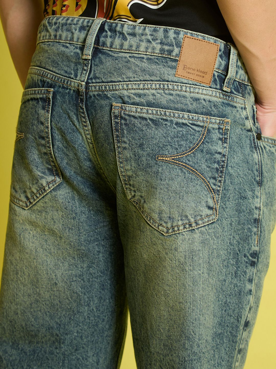 Bene Kleed Men Relaxed Fit Light Fade Jeans