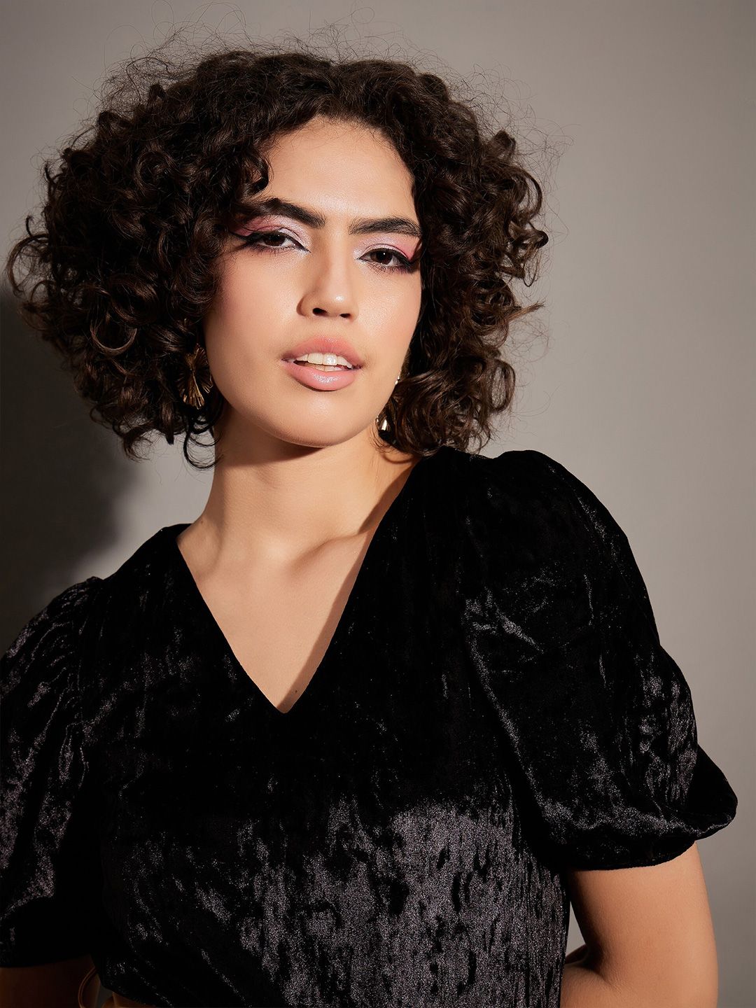 SASSAFRAS Black V-Neck Puff Sleeve Velvet Top