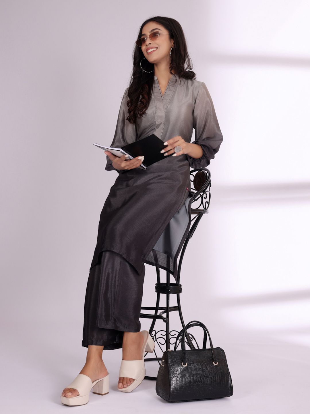 Varanga Mandarin Collar Straight Kurta with Trousers