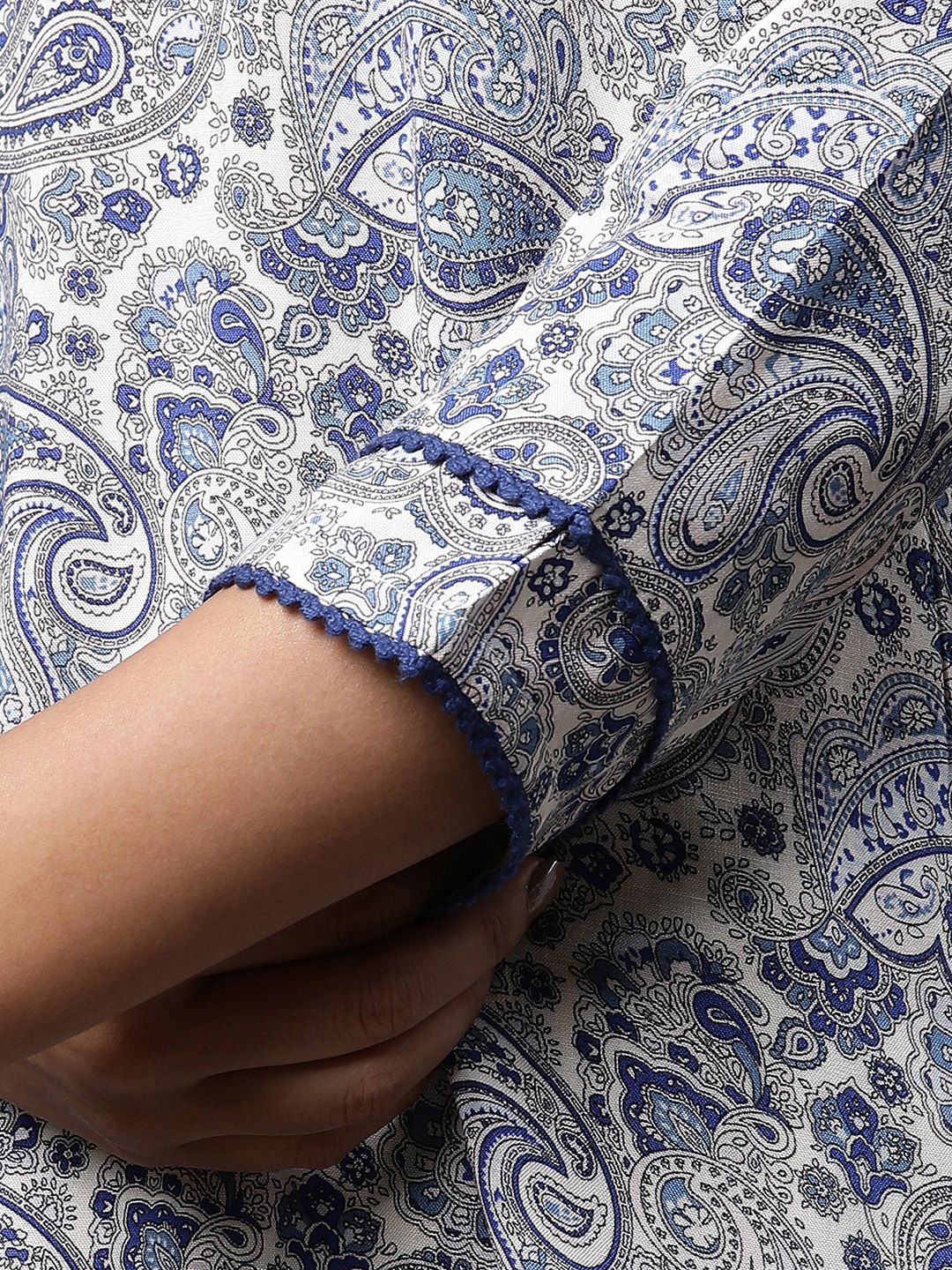 AURELIA Ethnic Motifs Printed Straight Kurti