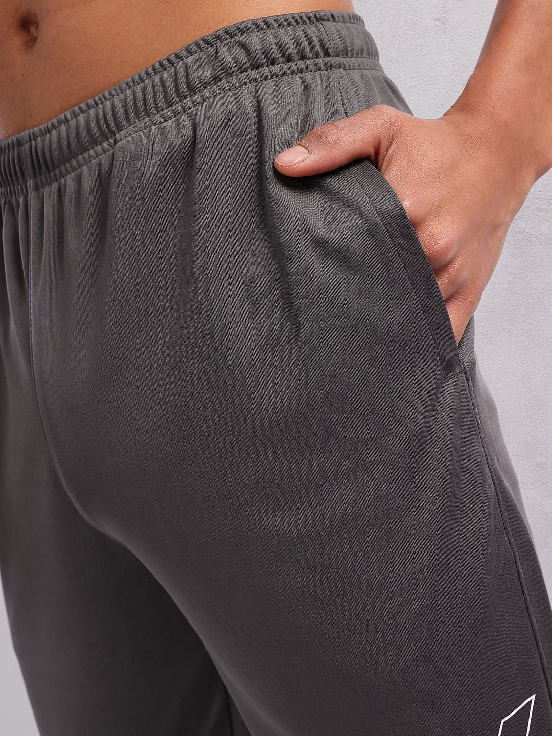 HRX by Hrithik Roshan Men Brand Logo Print Rapid-Dry Training Joggers with Contrast Piping