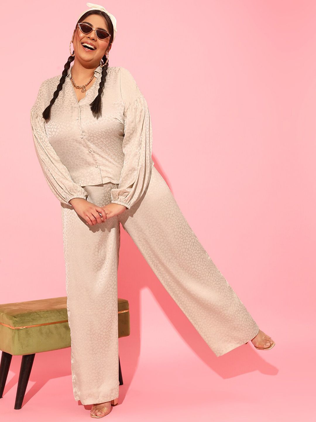 CURVY STREET Women Plus Size Cream-Coloured Loose Fit Trousers