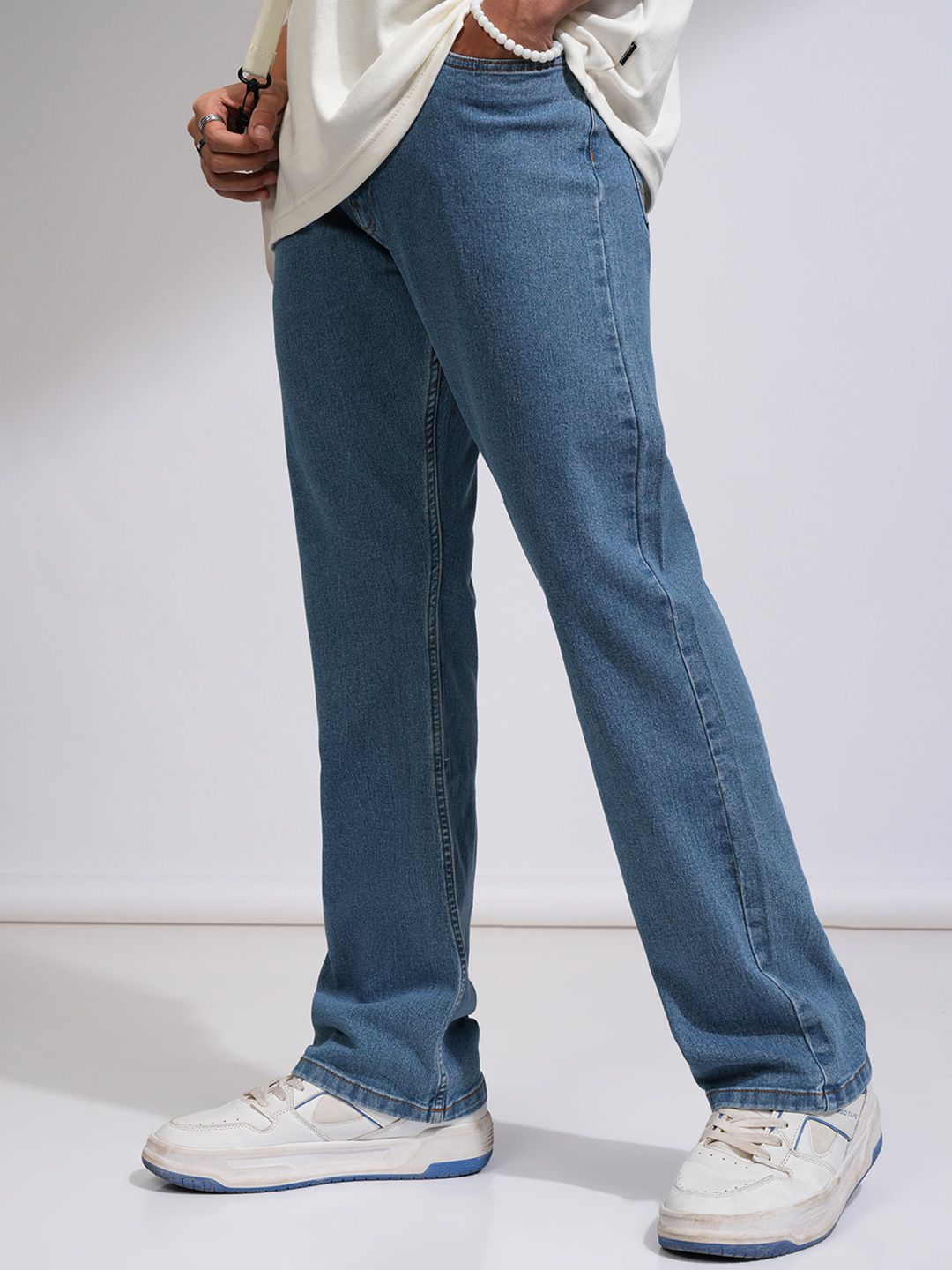 HIGHLANDER Men Bootcut Mid-Rise Clean Look Stretchable Jeans