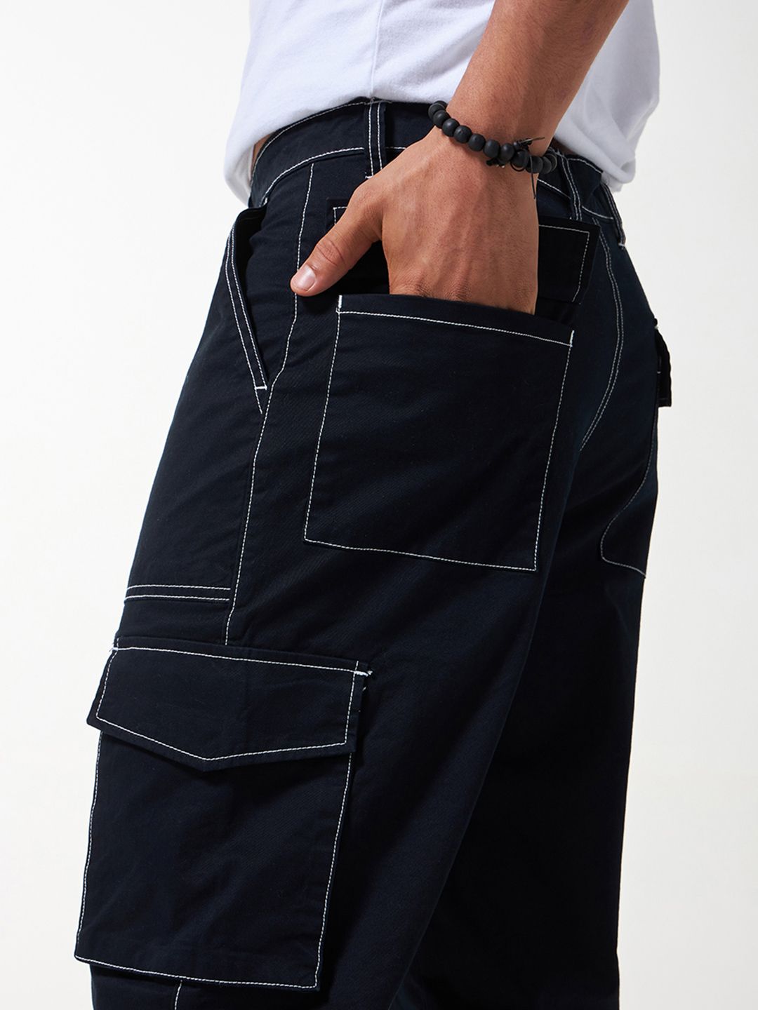 Bewakoof Men Baggy Oversized Cargo Pants