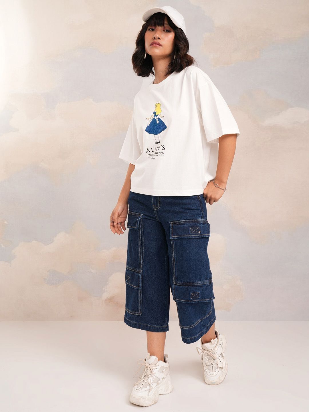 Tokyo Talkies Women Alice in Wonderland Printed Boxy Tshirt