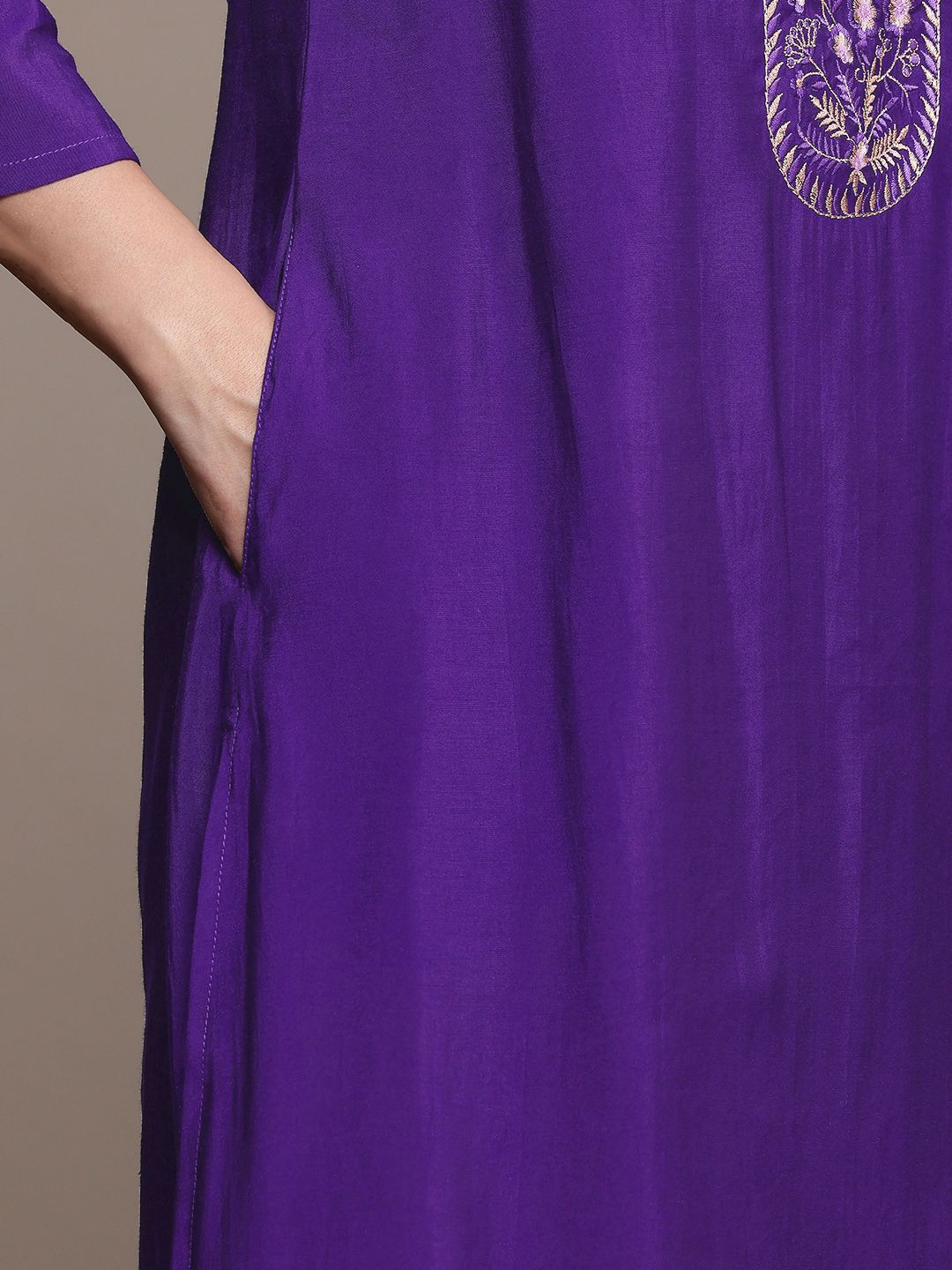 House of Pataudi Floral Embroidered Jashn Kurta