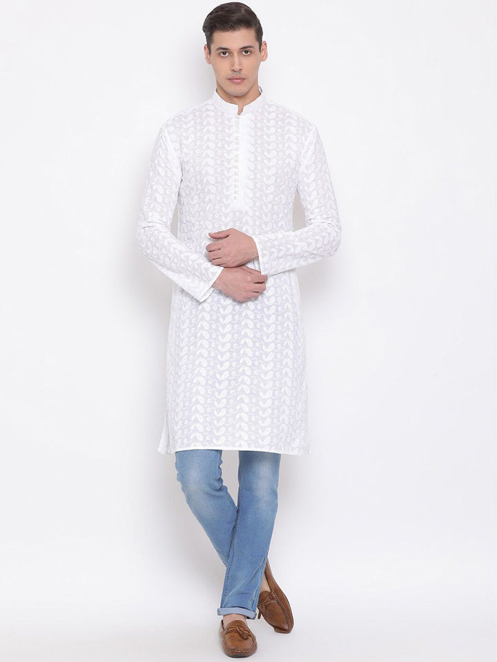 VASTRAMAY Men Chikankari Embroidered Pure Cotton Kurta