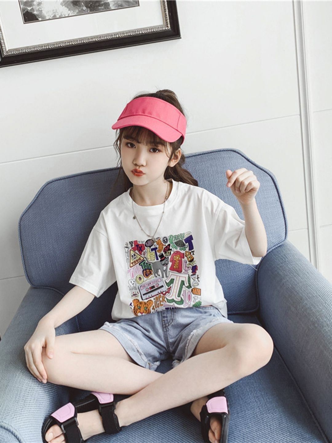 YK Girls Typography Printed Applique T-shirt