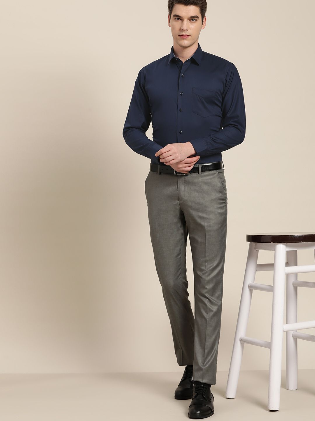 Hancock Men Solid Slim Fit Formal Shirt