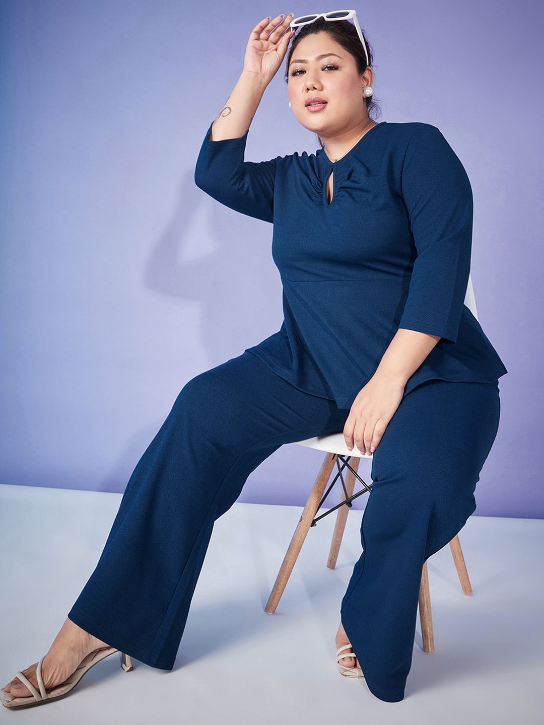 SASSAFRAS Curve Blue Plus Size Self-Design Top Wit Trouser Co-Ords