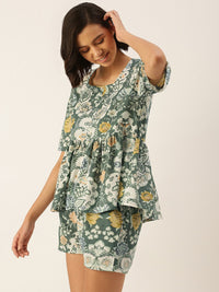 SANSKRUTIHOMES Women White & Green Pure Cotton Printed Shorts Set