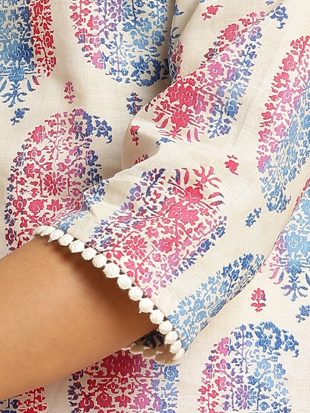 W Round Neck Ethnic Motifs Printed Cotton Straight Kurta