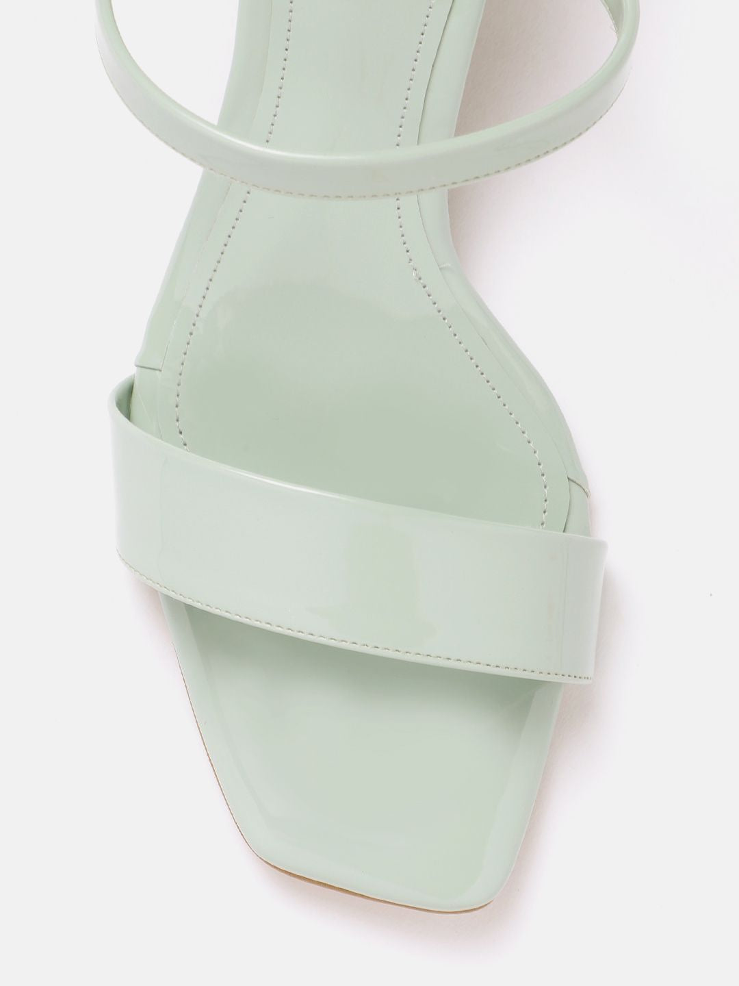 DressBerry Strappy Slim Heel