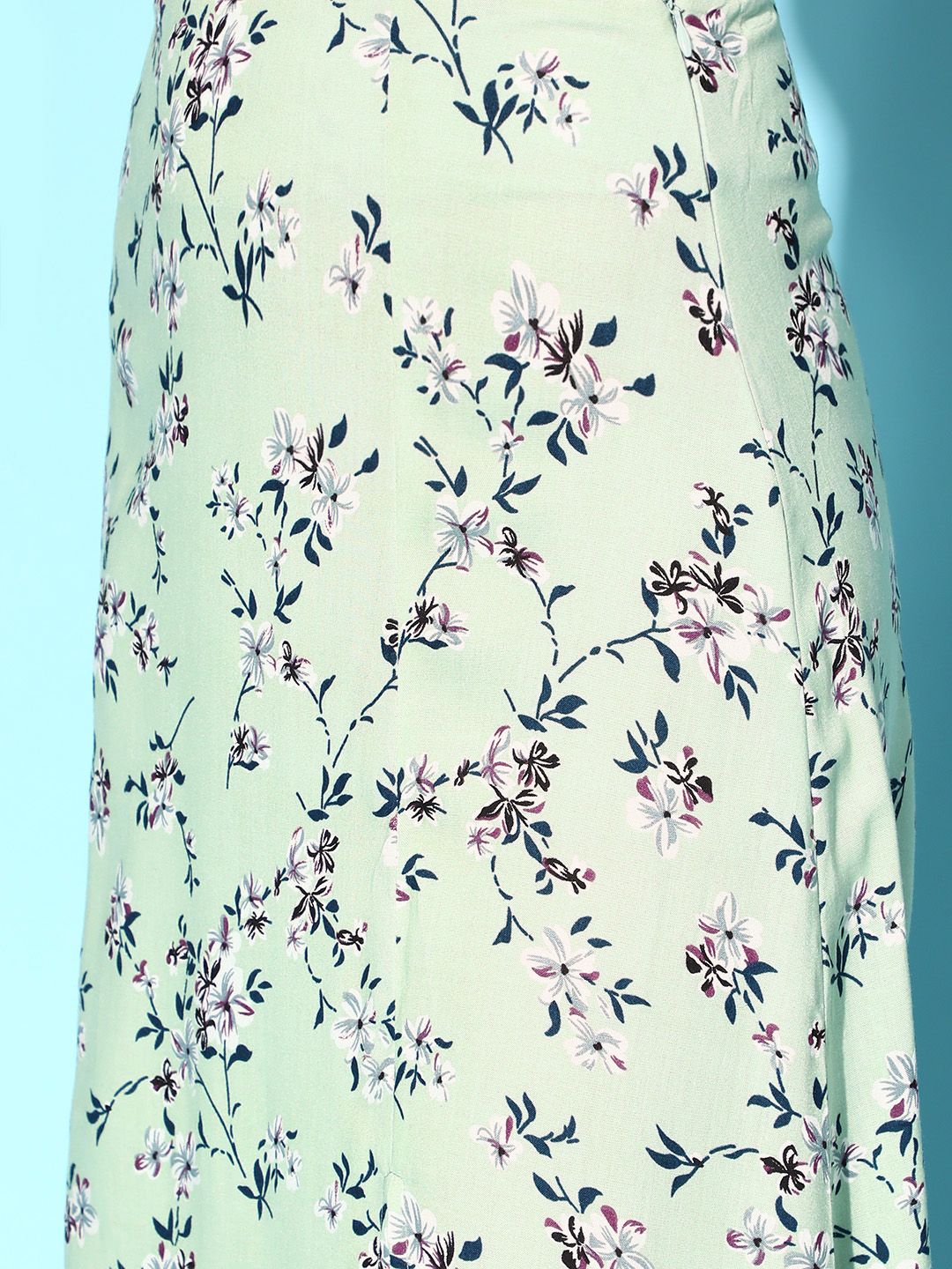 Berrylush Women Gorgeous Green Printed Top with Skirt