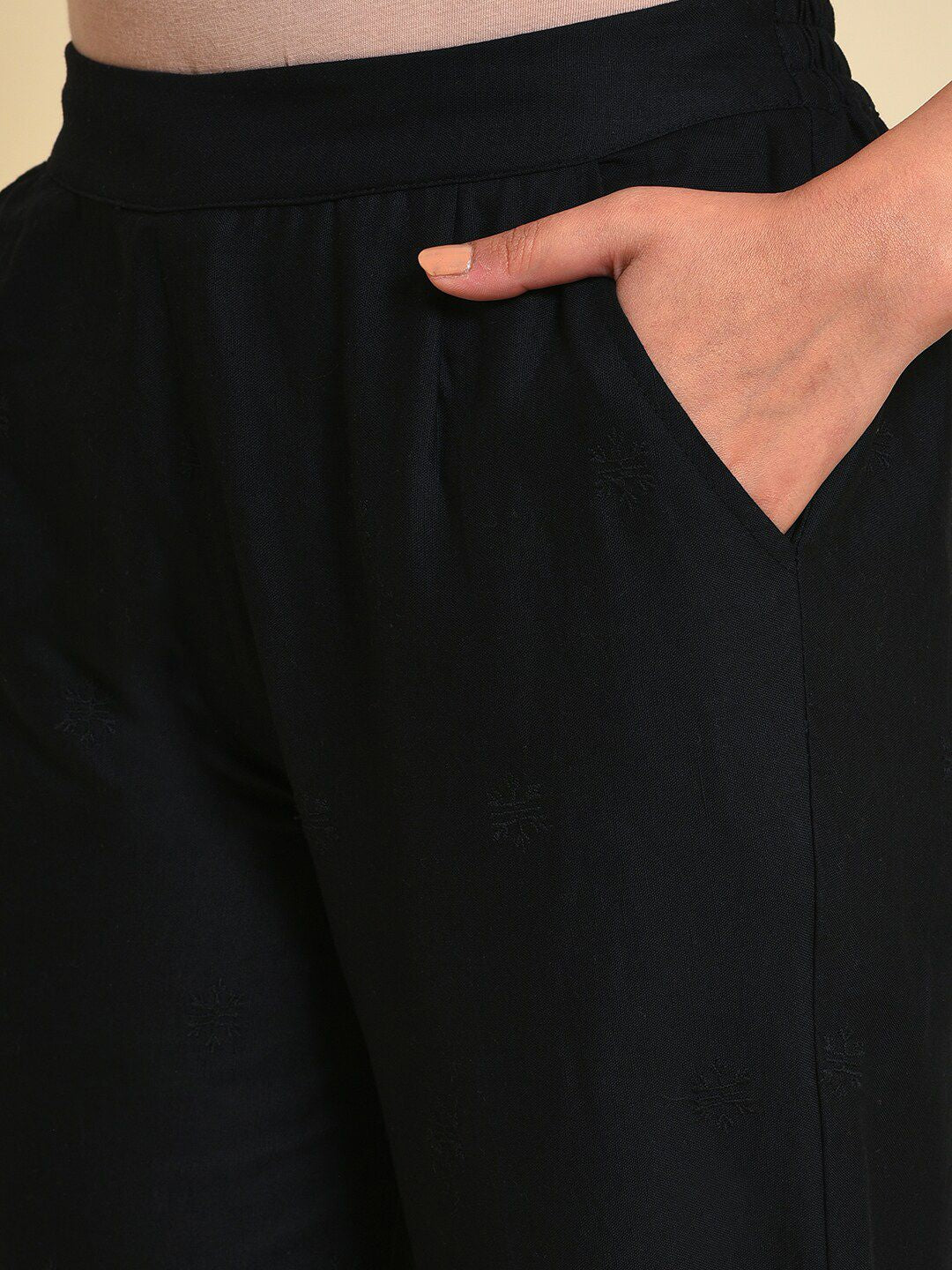 W Ethnic Motifs Printed Straight Kurta with Trousers