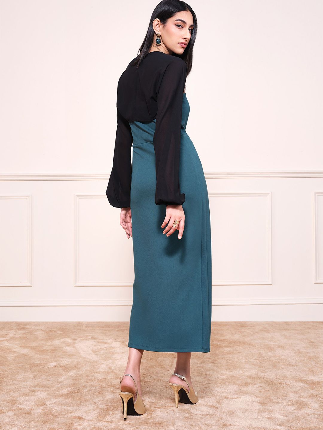 AND Open Front Long Cuffed Sleeves Crop Shrug