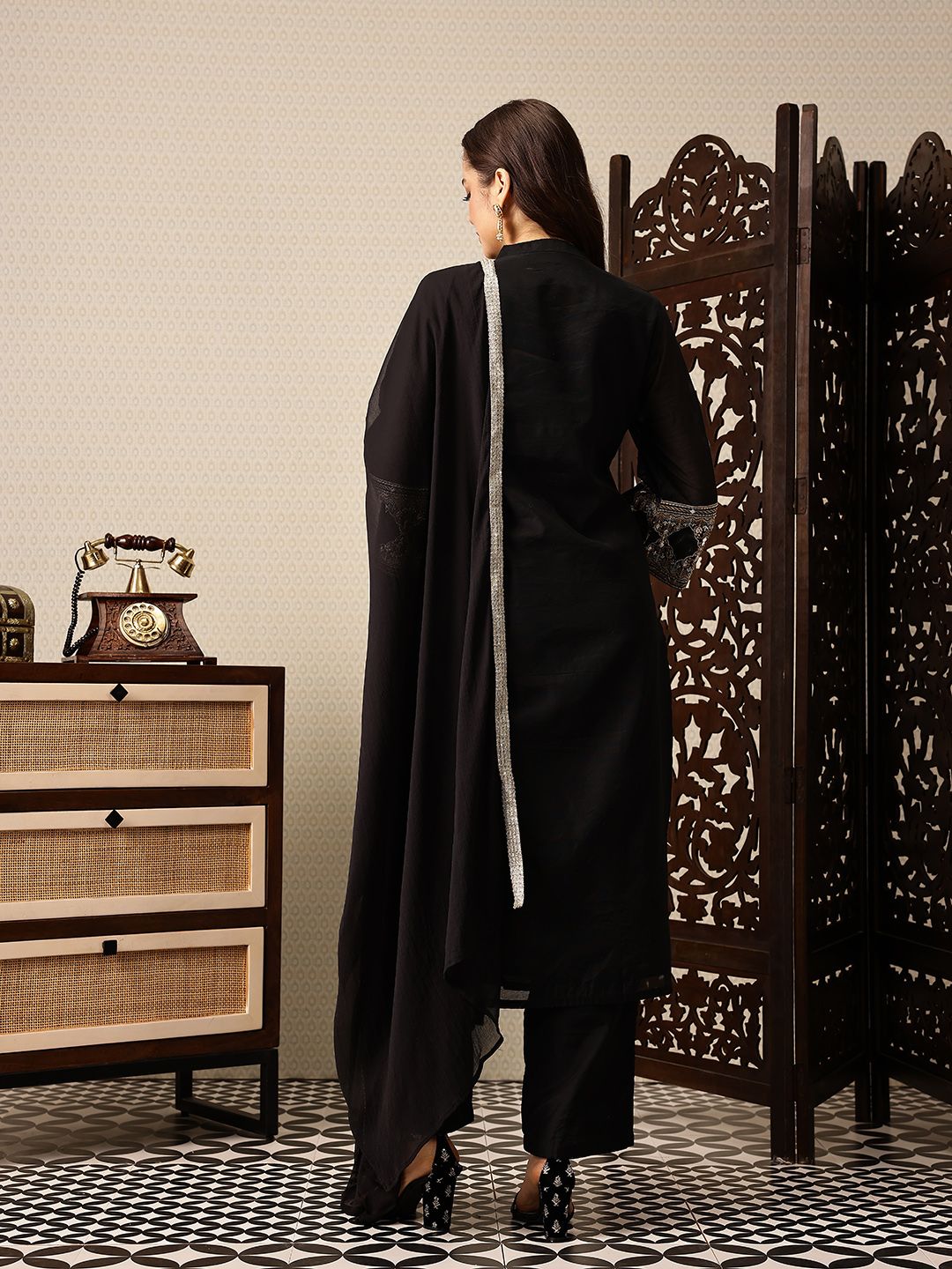 House of Pataudi Regular Jashn Kurta with Trousers & With Dupatta