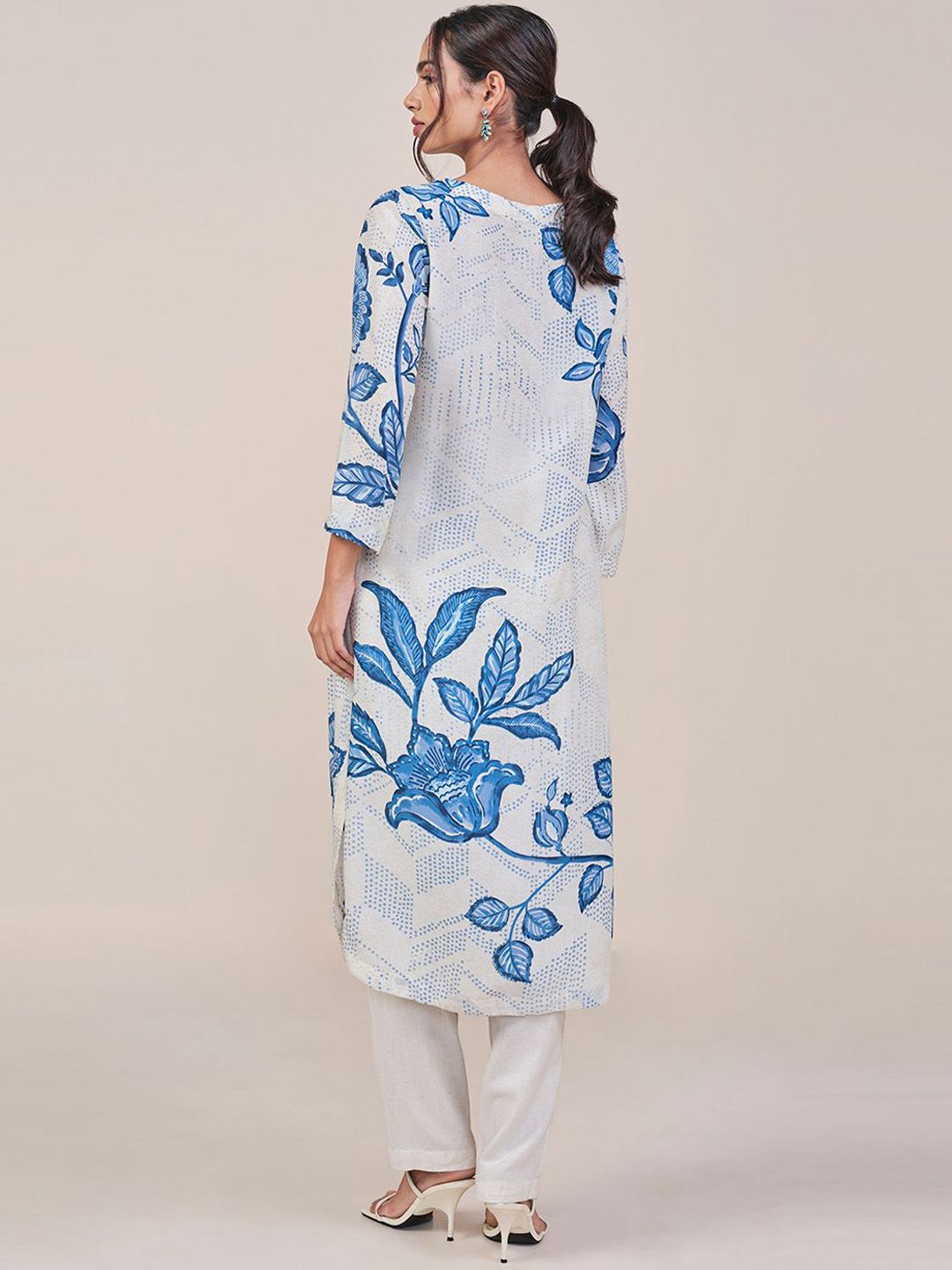 Global Desi Floral Printed Round Neck Straight Kurta