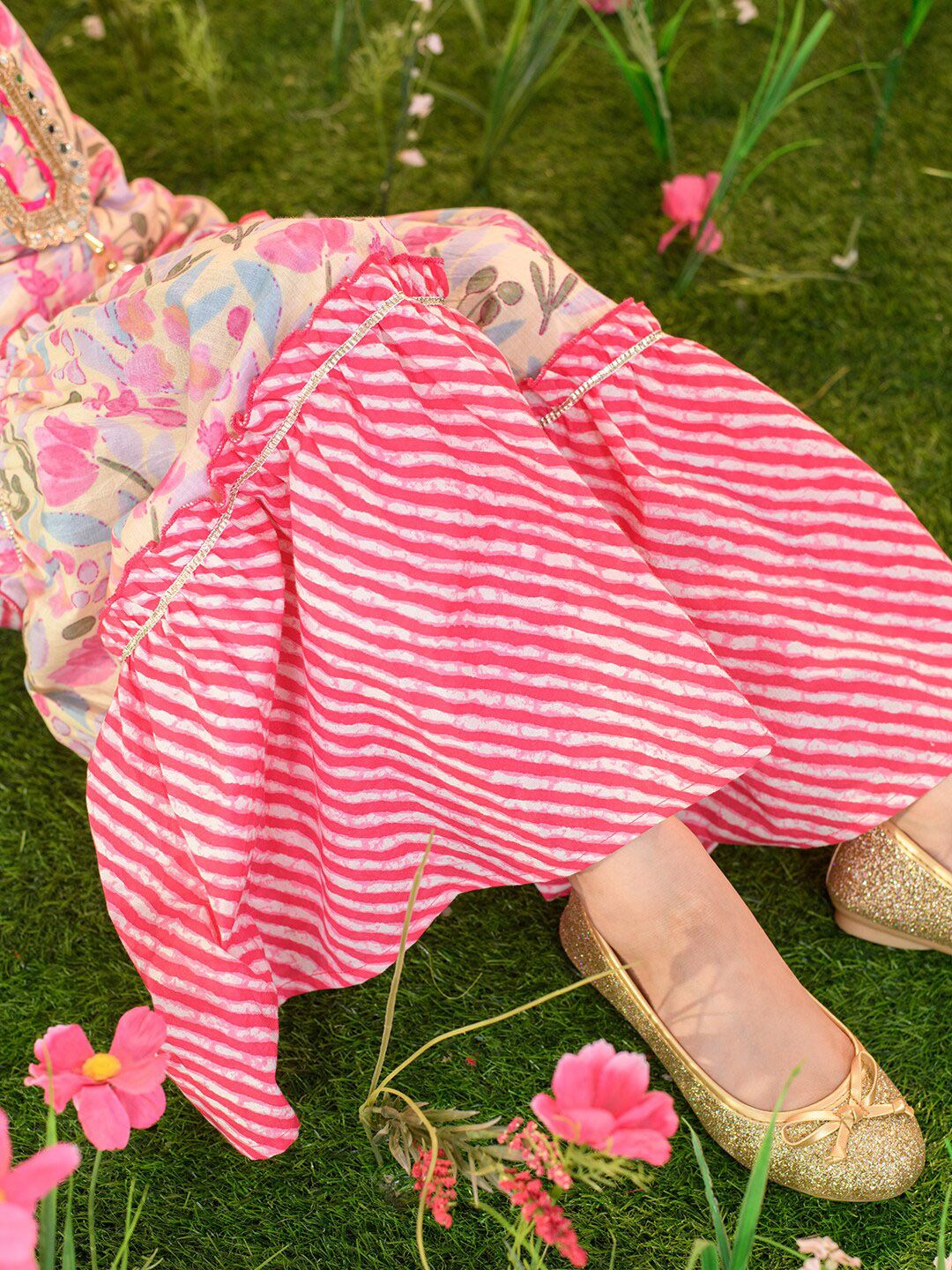 PSPeaches Girls Floral Dicetak Kurta Kapas Tulen Biasa Dengan Sharara & Dupatta