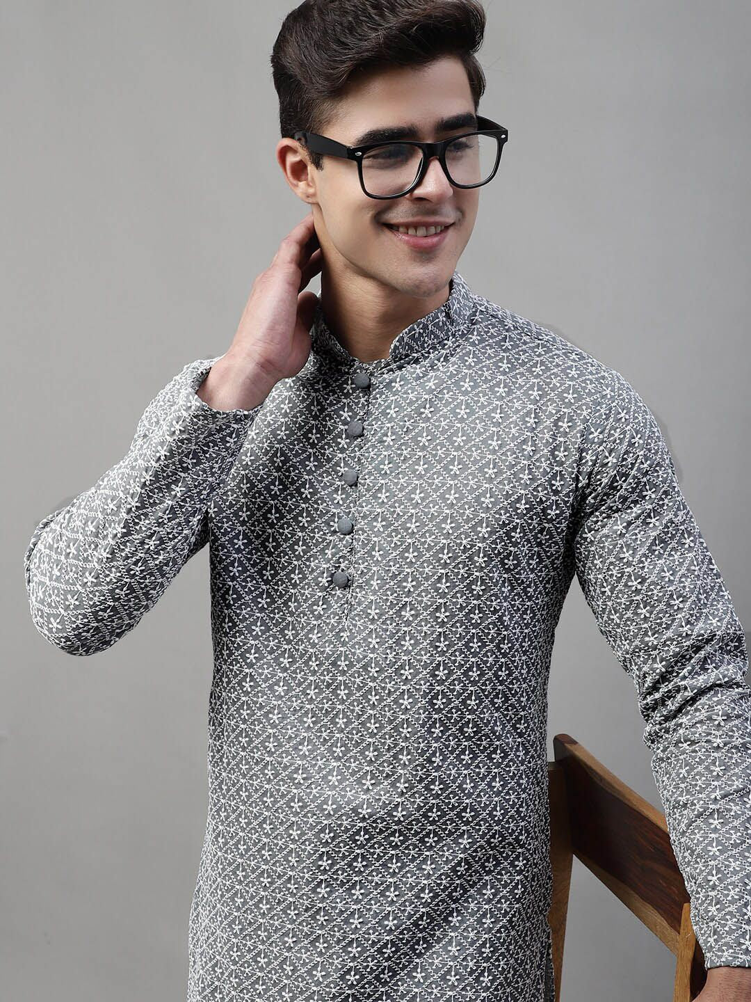 Jompers Embroidered Mandarin Collar Chikankari Kurta